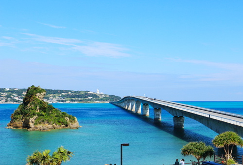 跨越湛藍海景 古宇利大橋